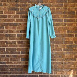 VTG House Coat Robe Embroidered Floral Ruffles Lara Dee Size L Blue Pink READ